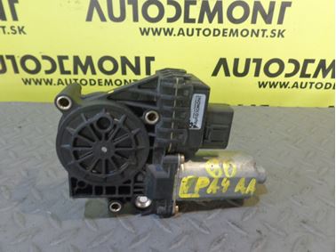 8D0959801F 0130821787 - Ľavý predný motorček okna