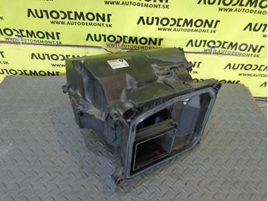 Kryt ventilátora kúrenia 4F0820155B - Audi A6 C6 4F 2005 Sedan Quattro 3.0 TDI 165 kW BMK GZW