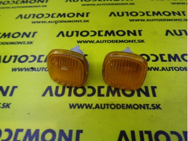 4D0949127B - Smerovky do blatníka - Audi A3 1997 - 2000 A4 1995 - 1999 A8 1994 - 1999 Škoda Octavia I 1997 - 2000