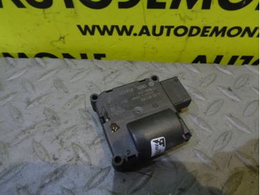 Motorček klapky kúrenia 4F0820511A 0132801359 - Audi A6 C6 4F 2006 Avant Quattro 3.0 TDI 165 kW BMK HKG