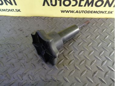 8L0803899B - Skrutka upevnenia rezervného kolesa - Audi A3 1997 - 2003