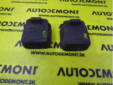 8D0121276 - Silentbloky chladiča vody - Audi A4 1995 - 2001 A6 1998 - 2005 A8 1994 - 2003 VW Passat 1997 - 2005 Škoda Superb 2002 - 2008