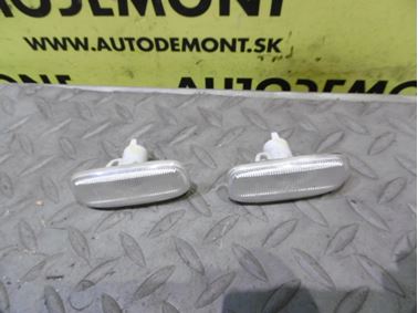 4B0949127 - Smerovky do blatníka - Audi A2 2000 - 2005 A3 1997 - 2000 A4 1999 - 2001 A6 1998 - 2001 A6 Allroad 2000 - 2005